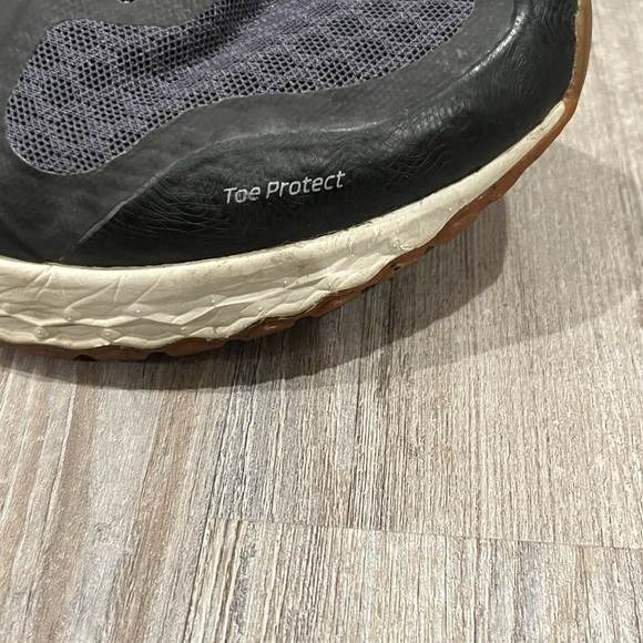 NEW BALANCE SNEAKERS - Picture 4 of 9